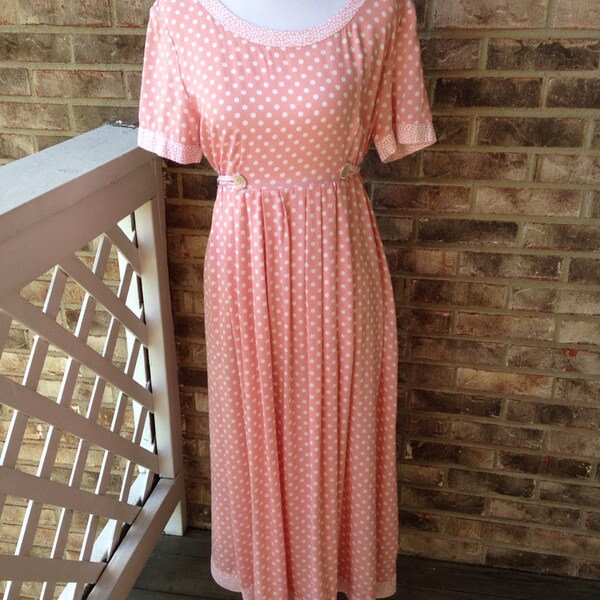 Sale: Was originally 15.99. Now just 5.99. 1980s Spring Maxi Dress, Contrasting fabric, Ties in the back,Cottage charm