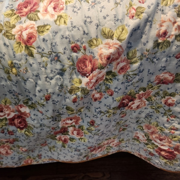 Quilted bedspread...queen...vintage...reversible....English roses