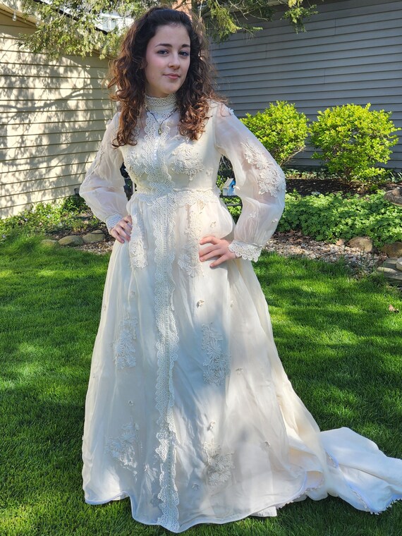 Gorgeous 1970s wedding dress...3 pieces...include… - image 9