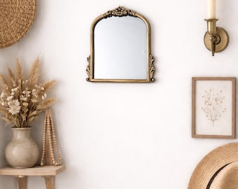 Espejo pequeño vintage dorado de 8x10 pulgadas – Marco decorativo estilo barroco, imitación metal-plástico, ideal para decorar paredes.