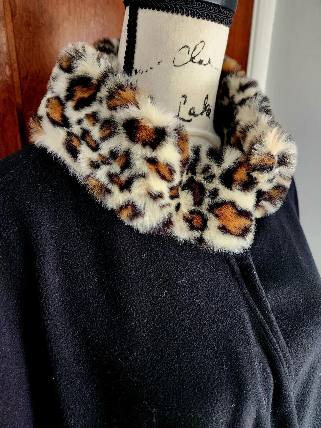 Leopard Cape main image 1