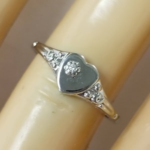 Rozmiar 3 lub 5 Estate 14k Białe złoto Diament Serce Księżniczka Midi Córka Pierścień na mały palec GS2191