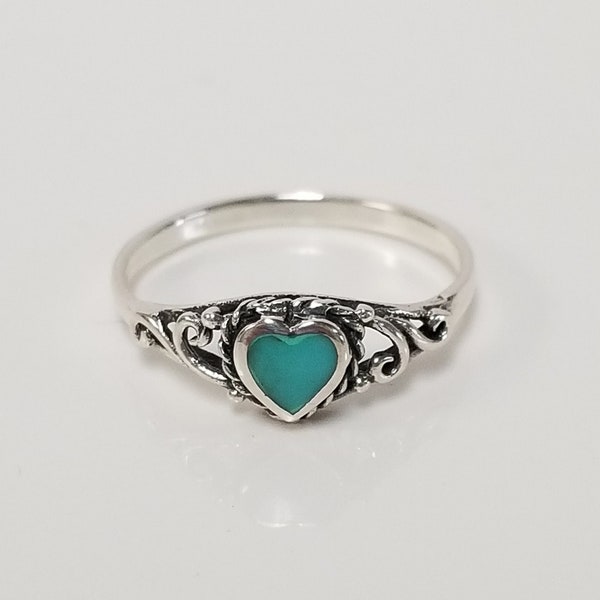 Estate Silver Sterling 925 .25ct Turquoise Heart Stone Ring Southwestern Style Navajo R83