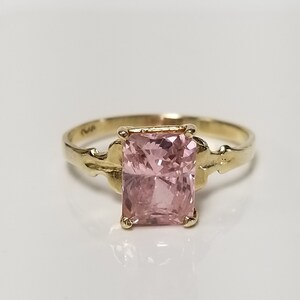 Size 7 Estate 10k Yellow Gold Pink 1.5ct Ice Sapphire Cocktail Promise CZ Diamond Ring Band Birthday GS1715-02