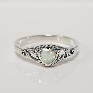 Size 4 5 9 10 11 Estate Sterling Silver 925 Heart Fire White Opal Irish Claddagh Ring R80-16