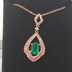 18&quot;  Estate 10k Rose Gold Natural .50ct Emerald .10ct Diamond Pendant Charm Chain Stunning GB44-6