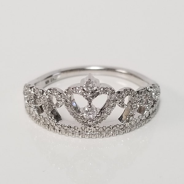 Size 7 Estate 10k White Gold Princess Crown .25ct Heart Diamond Ring Eternity DNG109