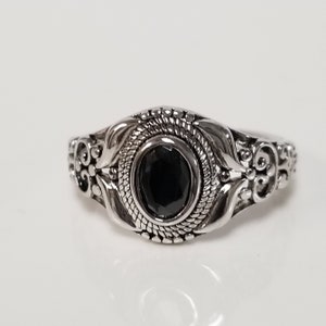 Size 5 thru 10 Estate Sterling Silver 925 Southwestern Style Black .35ct Onyx Ring R77-2