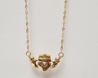 Length 17"  Estate 14k Yellow Gold Chain Pendant Claddagh Irish Heart Hands Crown Eternity Ireland 16" 18" G174