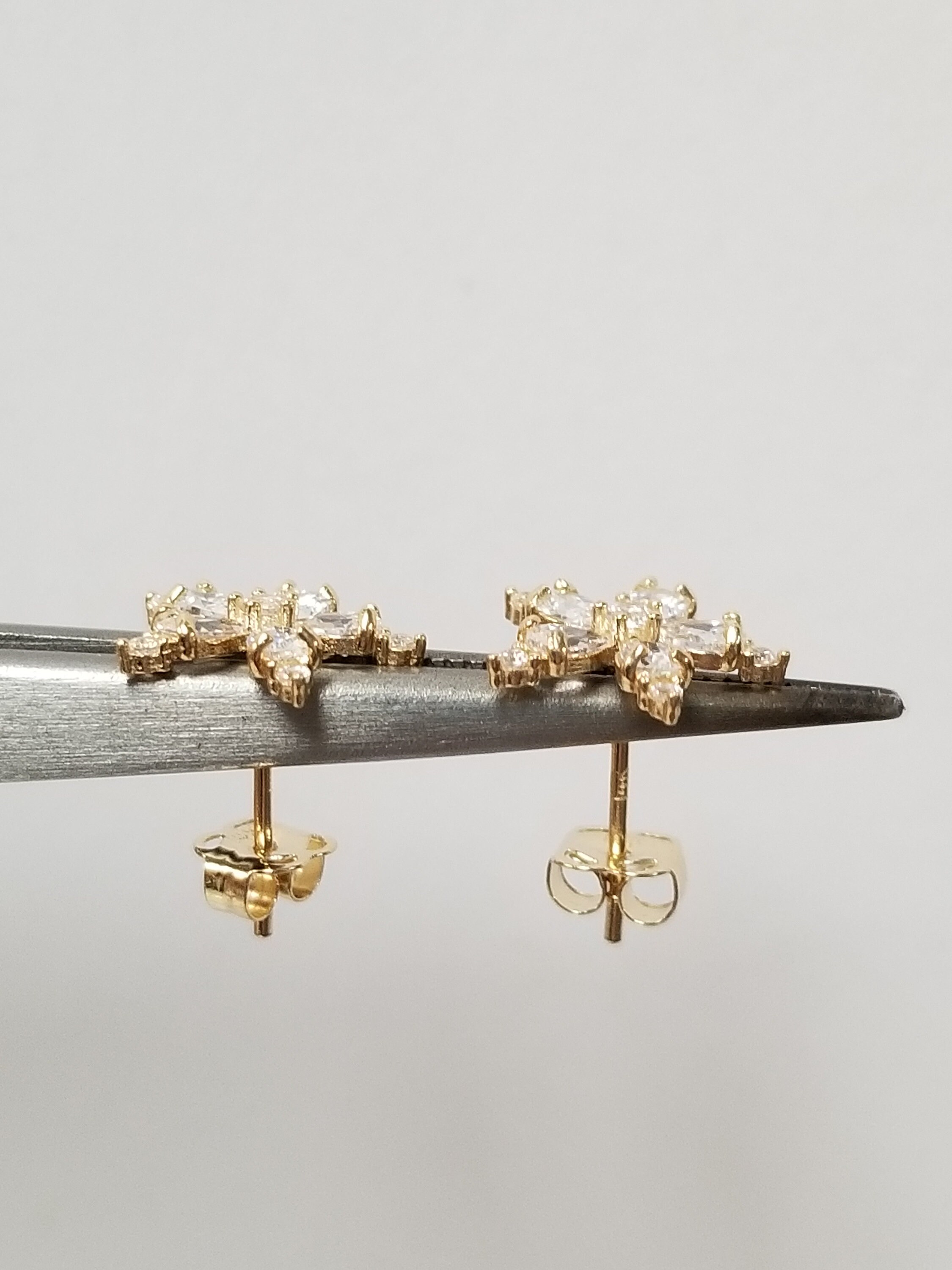 Sale Estate New 14k Yellow Gold .50ct Cz Diamond Star Flower