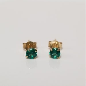 3mm Estate 14k Yellow Gold Natural Emerald .15ct Round Cut Youth Adults Earring Studs Stud G160