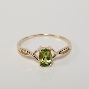 Size 7 Estate 14k Yellow Gold Natural Oval .50ct Peridot Filigree Ring Band Scrolling Stunning G49-0