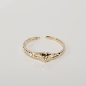 Sprzedaż 3,5 mm Rozmiar 3 do 5 Nowy 14k Żółte złoto .01ct Diament Serce Midi Pinky TOE Pierścień dla niemowląt Obrączka Serca XO G246