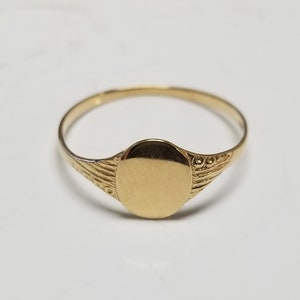 Anillo con monograma de oro amarillo de 14 k, talla 5,5, inicial, meñique, niña, niña, G532