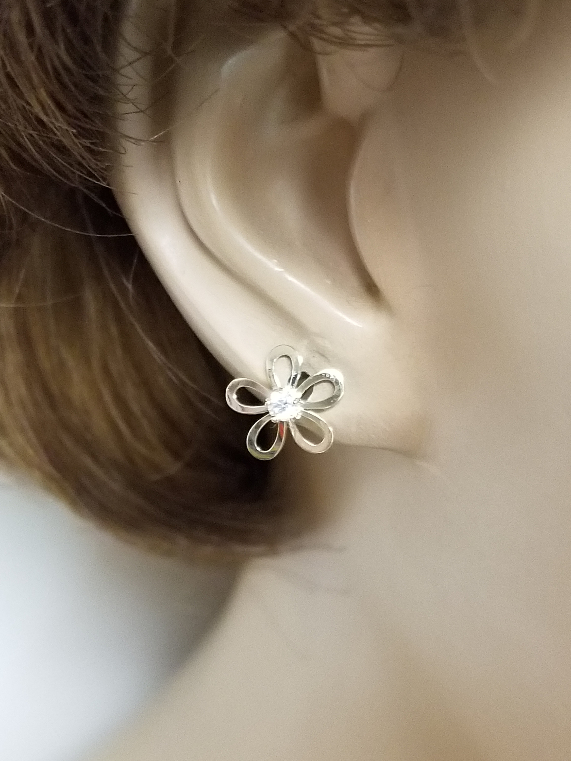 10mm Estate 14k Yellow Gold .10ct Cz Diamond Flower Earrings