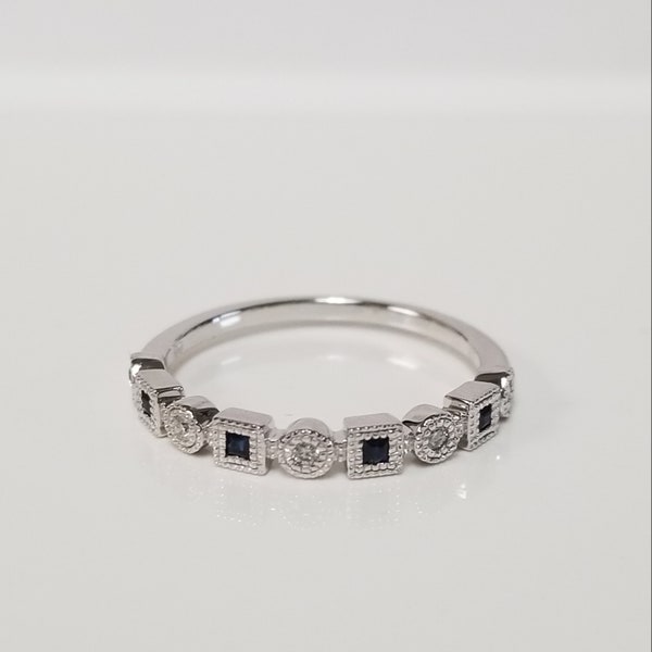 Size 7 Estate 10k White Gold Natural .15ct Sapphire and Diamond Ring Stack Wedding Band Ring DNG16-0