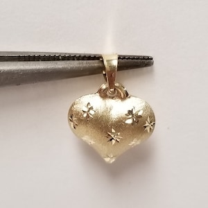 1/2&quot; Estate 14k Yellow Gold Heart Frosted Star Flower Pendant Charm Puffed Diamond Cut G609-1