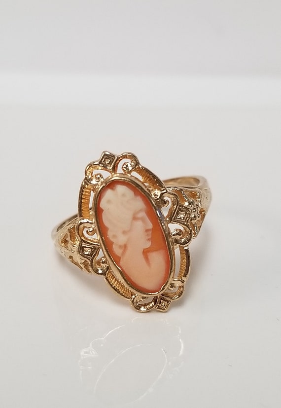 Size 9.25 Estate 10k Yellow Gold Victorian Cameo … - image 1