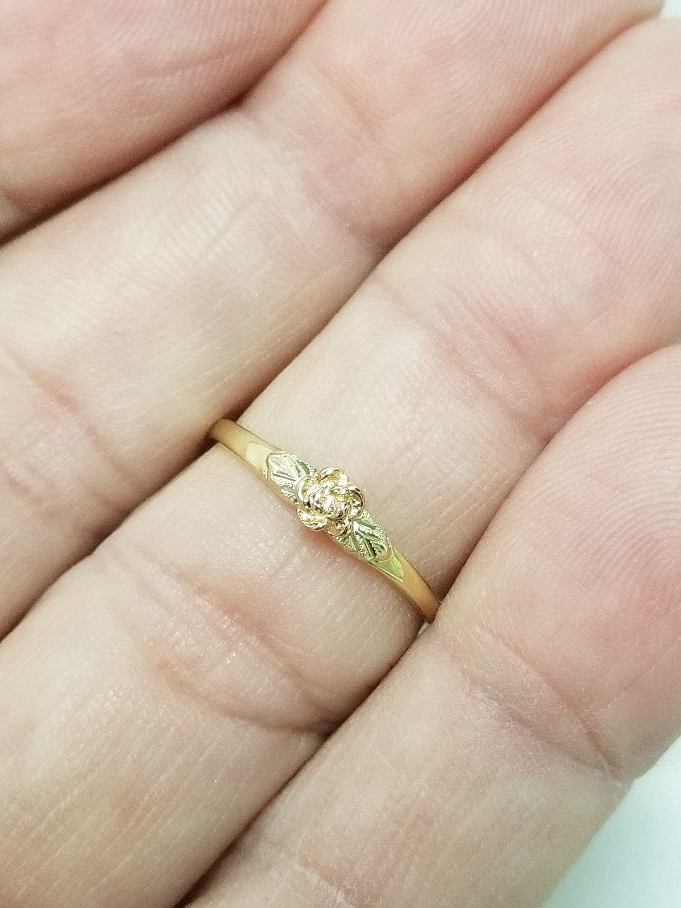 Size 7 Estate 10k Yellow Rose Gold Leaf Black Hills Flower Size 7 Estate 10k Yellow Rose Gold Leaf Black Hills Flower
