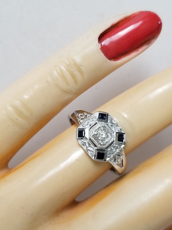 Size 6.75 Estate 14k White Gold Antique Natural .… - image 2