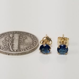 Estate 14k Yellow Gold Created .50ct Blue Sapphire Earrings Youth Studs GE372