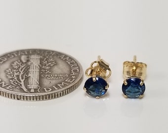 Estate 14k Yellow Gold Created .50ct Blue Sapphire Earrings Youth Studs GE372