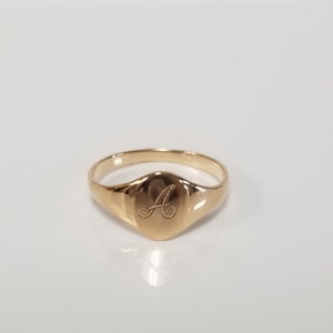 Anillo con monograma ovalado en mayúscula A de oro amarillo de 14 k, talla 1, inicial, meñique, niña, niña, G86
