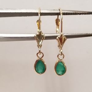 7/8" Estate 14k Yellow Gold Natural Tear Drop Pear .50ct Emerald Dangle Lever Back Earrings .50ct G455