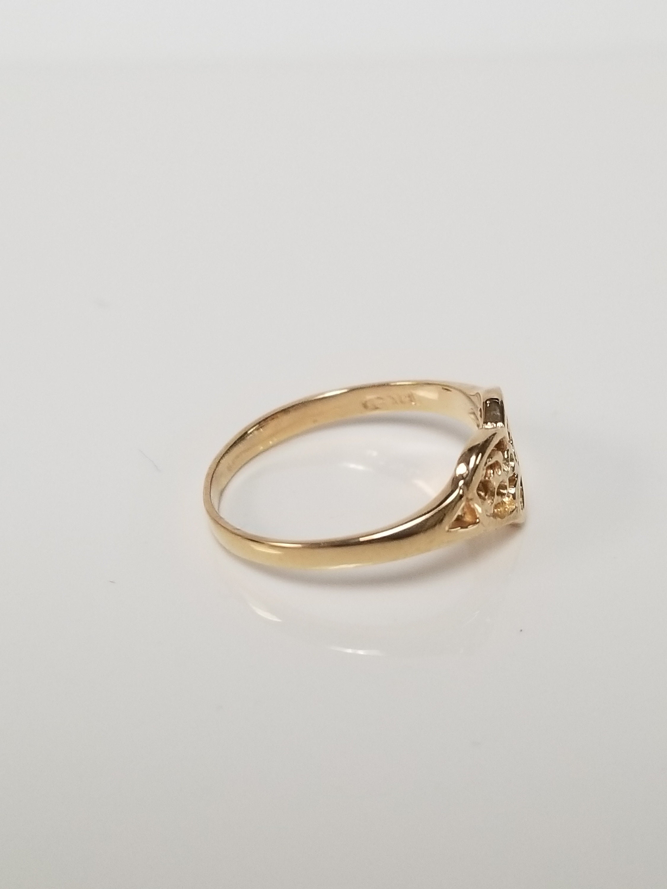 Size 2.25 Estate 14k Yellow Gold Baby Heart Ring Spelled
