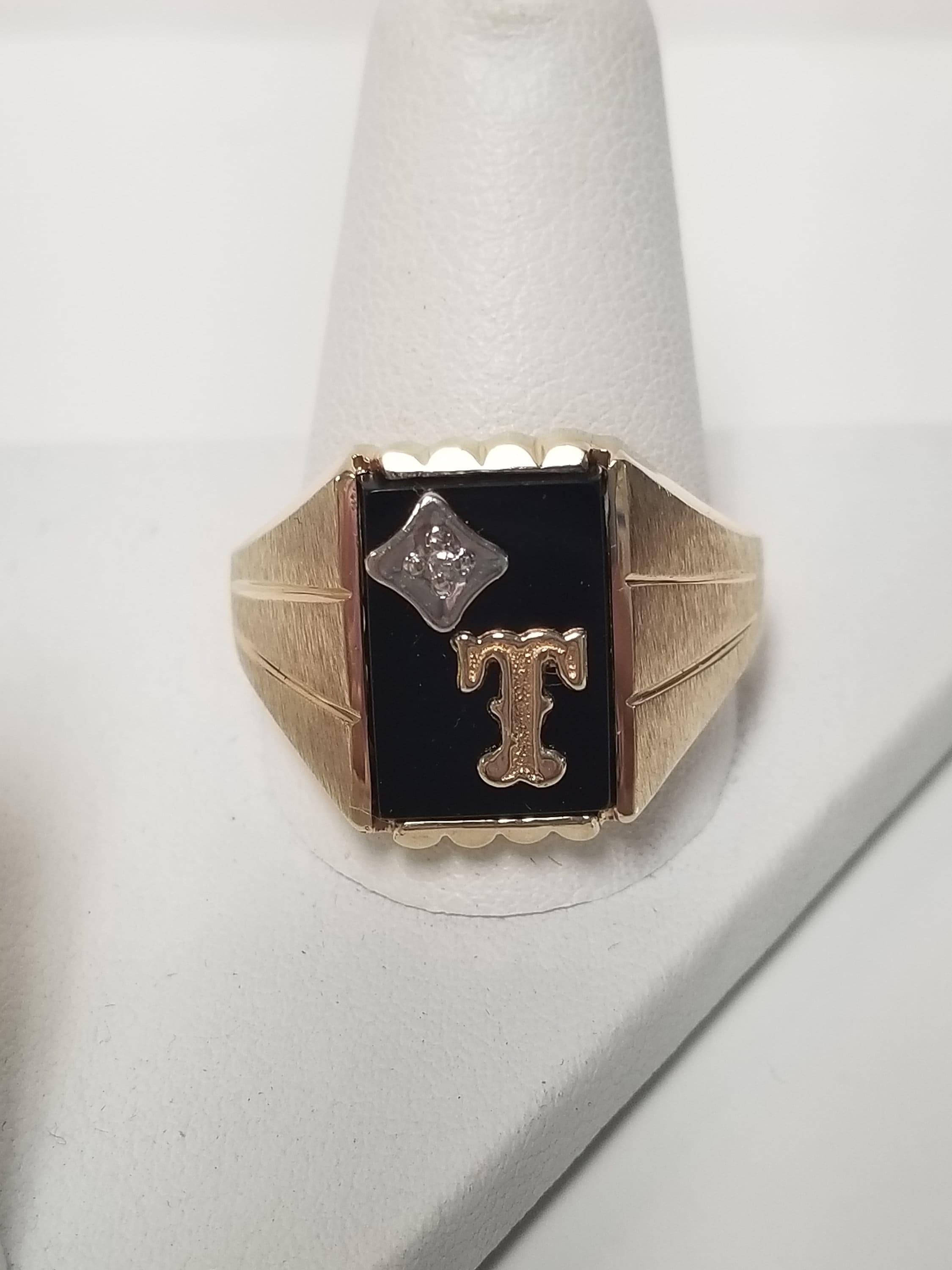 5.87 Grams Size 12 Estate 10k Yellow Gold T Monogram Black