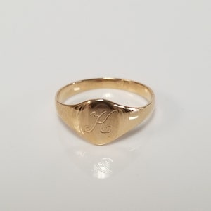 Anillo con monograma ovalado de K mayúscula, talla 1, en oro amarillo de 14 k, con inicial de bebé, meñique, niña, G86