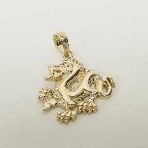 7/8&quot; Sale Estate 14k Yellow Gold Dragon Pendant Charm Puff G605
