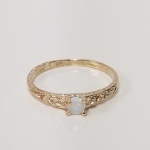 Size 3 Estate 10k Yellow Gold Round .10ct Opal Ring Band Baby Midi Pinky Daughter Girl G32