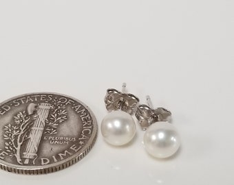 Estate 14k White Gold Natural 5mm Pearl Studs Earrings Freshwater Cultured GE7