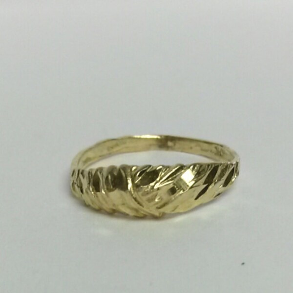 Size 3 Estate 10k Yellow Gold Nugget Ring Pinky or Baby Ring Diamond Accent H55