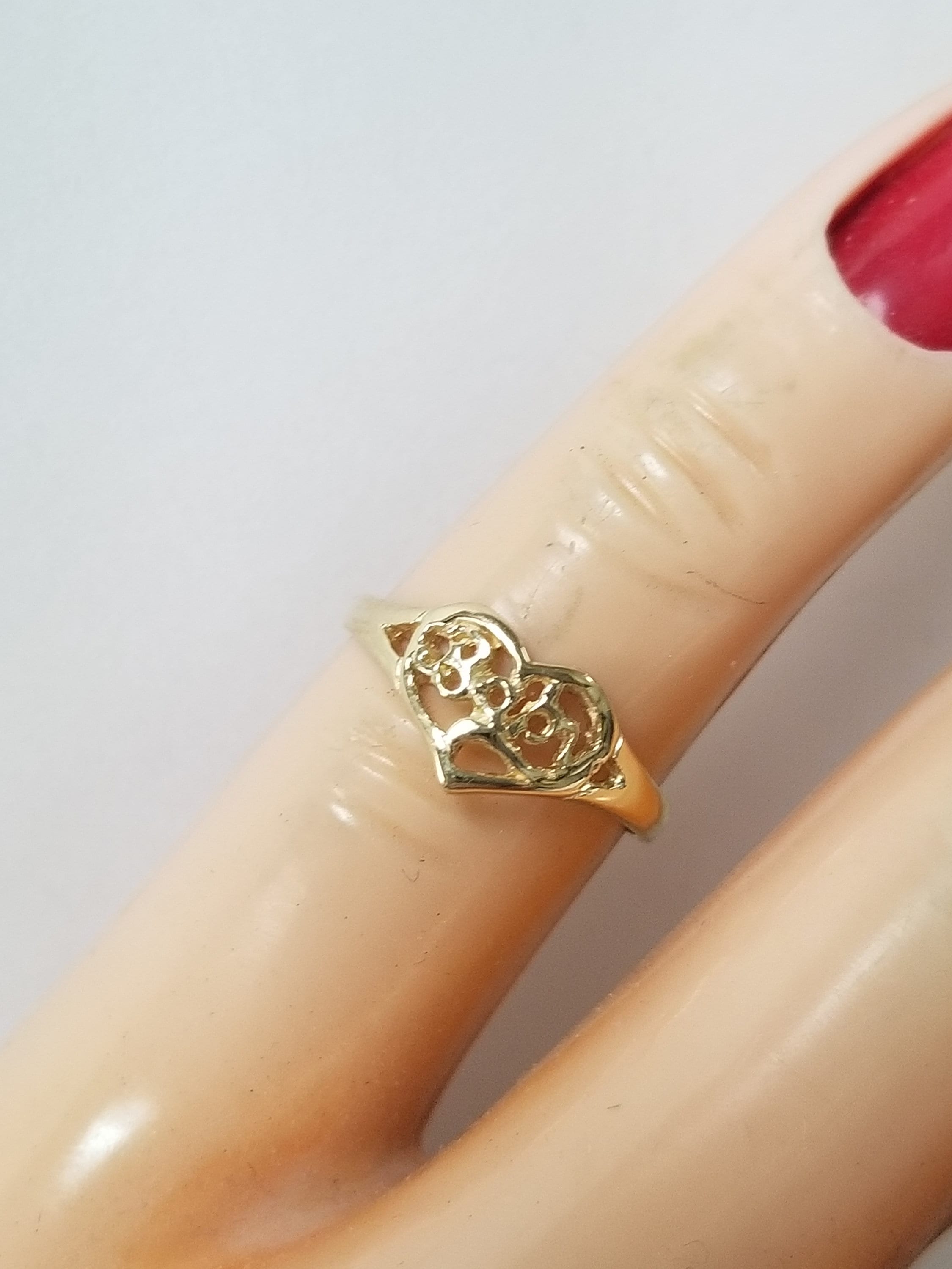 Size 2.25 Estate 14k Yellow Gold Baby Heart Ring Spelled