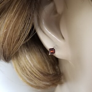 5mm Estate 14k Yellow Gold Red 1ct Natural Garnet Studs Earrings Stud G161 image 6