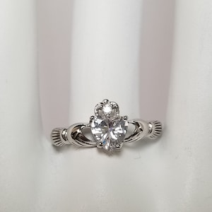 Estate Sterling Silver 925 Heart Cz .50ct Diamond Irish Claddagh Crown Hand Ring Band .50ct R2-2