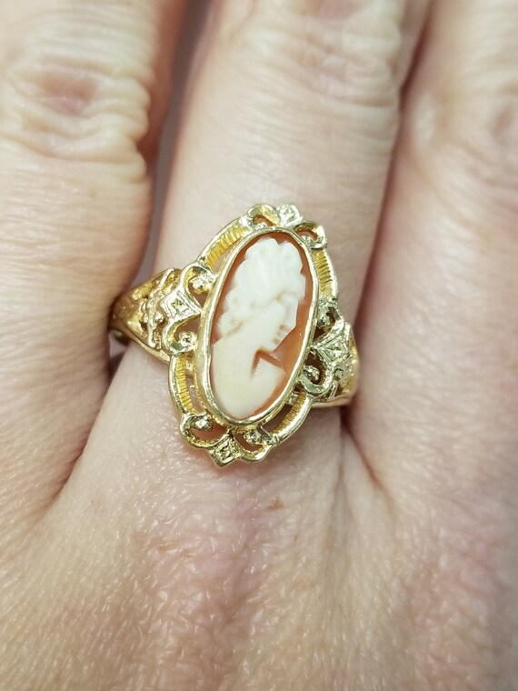 Size 9.25 Estate 10k Yellow Gold Victorian Cameo … - image 2