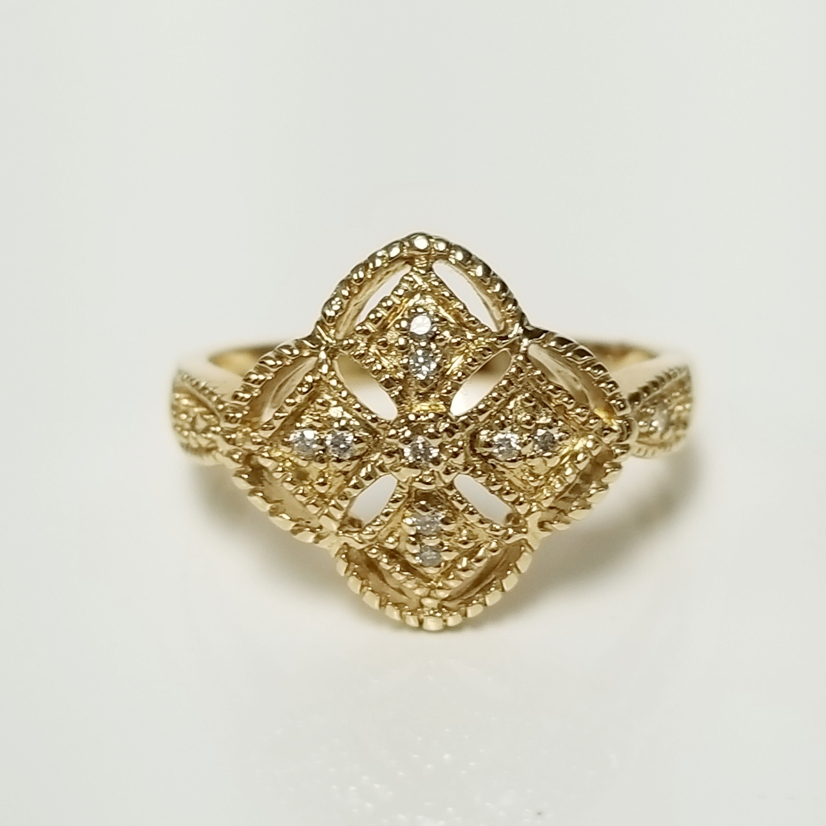 3.12 Grams Sale Size 6.5 Estate 14k Yellow Gold .10ct