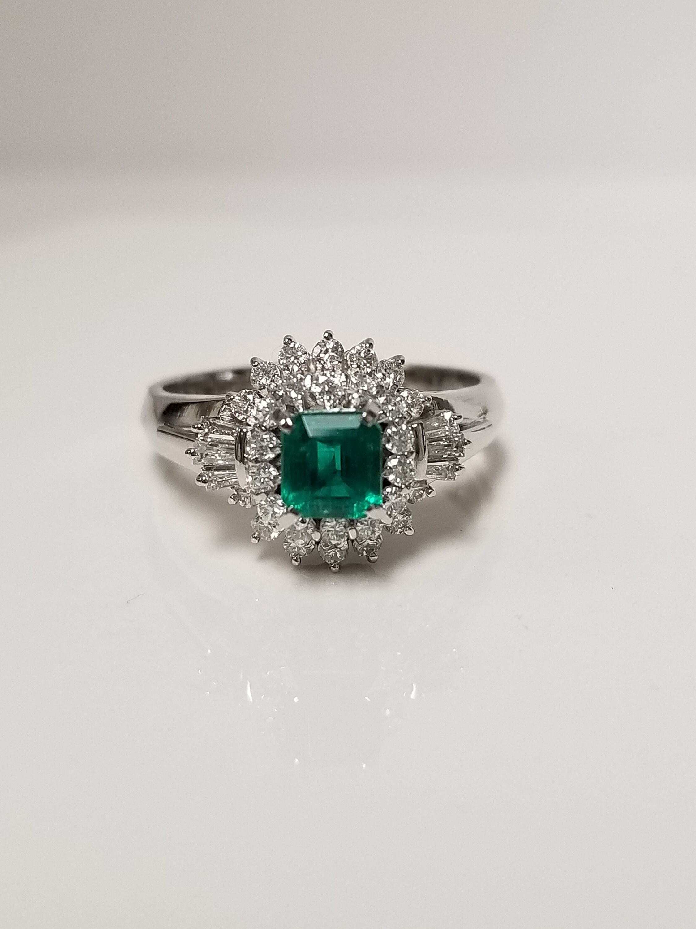 6.75 Grams Ring Size 6 Estate PT950 Platinum Natural .90ct Emerald 