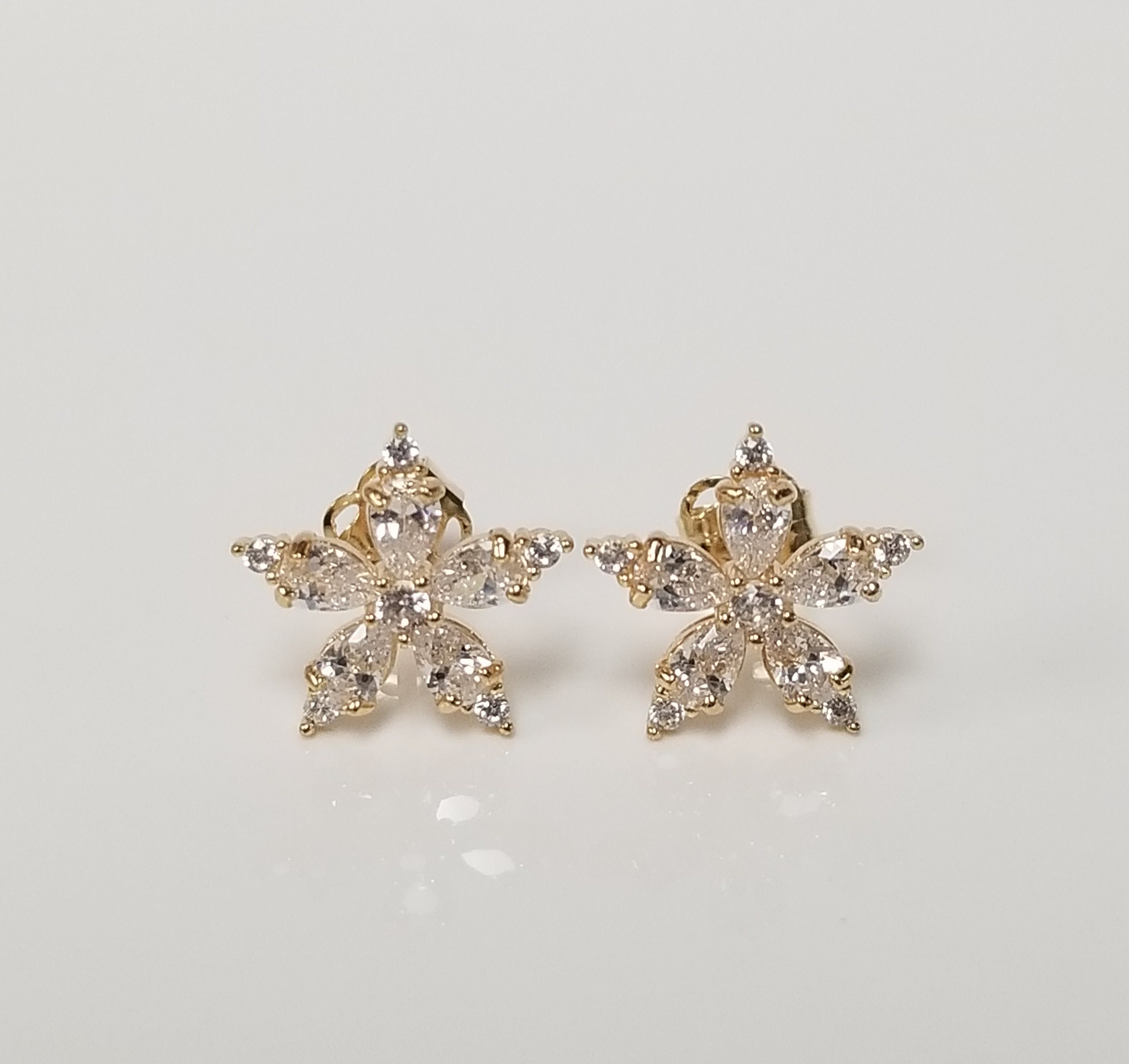ゴールデン YELLOW GOLD PLATED STERLING SILVER & CZ TEARDROP SWIRL