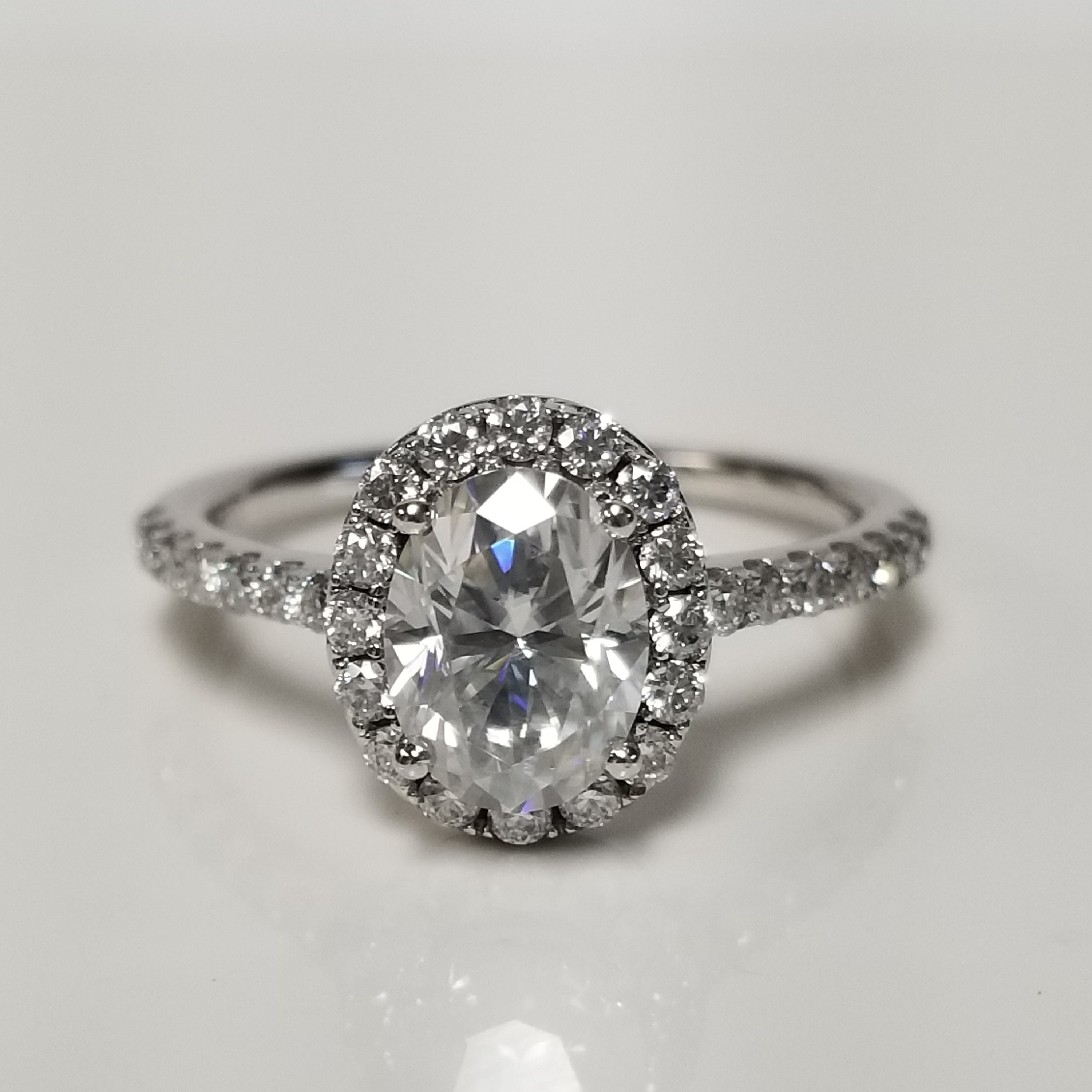 Bague De Fiançailles En Or Blanc 14 Carats Avec Diamant Ovale 1.50 Ct - Certifiée IGI, Taille 8, Personnalisable