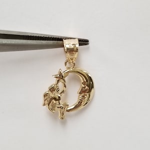 7/8&quot; Estate 14k Yellow Gold Angel Moon Star Pendant Charm Sitting on a Moon Star G360