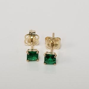 4mm Estate 14k Yellow Gold Created Emerald .20ct Princess Square Cut Youth Earring Studs Stud GE373