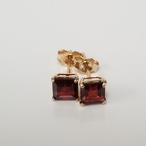 5mm Estate 14k Yellow Gold Red 1ct Natural Garnet Studs Earrings Stud G161 image 5