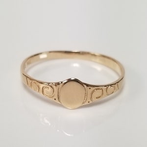 Size 3 Estate Vintage 14k Yellow Gold Victorian Midi Pinky Baby Ring Baptism Detailed G20