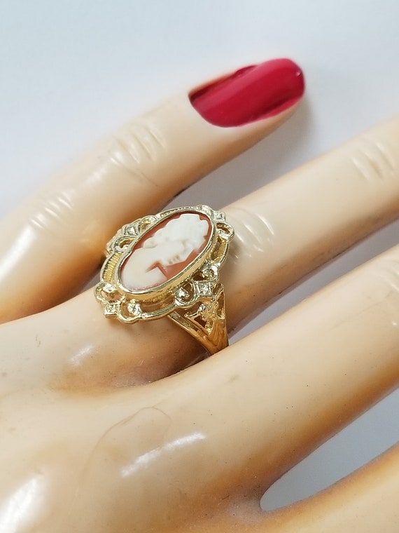 Size 9.25 Estate 10k Yellow Gold Victorian Cameo … - image 3