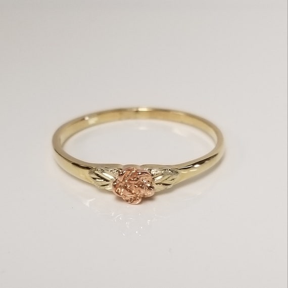 Size 7 Estate 10k Yellow Rose Gold Leaf Black Hills Flower Size 7 Estate 10k Yellow Rose Gold Leaf Black Hills Flower
