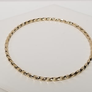 1.90 Grams Sale 2.5&quot; Estate 10k Yellow Gold 2.5mm Bracelet Bangle Twist Cuff Tube G626